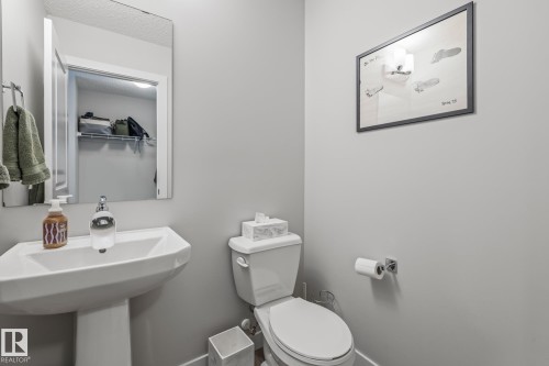 856 Ebbers Crescent, Edmonton, AB - Indoor Photo Showing Bathroom