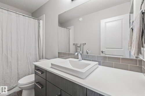 856 Ebbers Crescent, Edmonton, AB - Indoor Photo Showing Bathroom