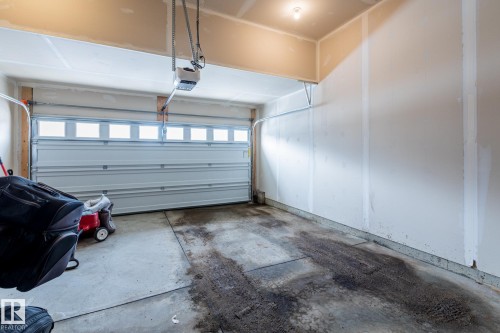 856 Ebbers Crescent, Edmonton, AB - Indoor Photo Showing Garage