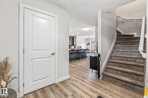 856 Ebbers Crescent, Edmonton, AB - Indoor Photo Showing Other Room