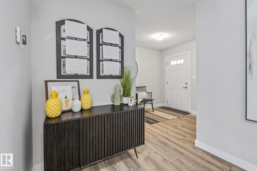 856 Ebbers Crescent, Edmonton, AB - Indoor Photo Showing Other Room