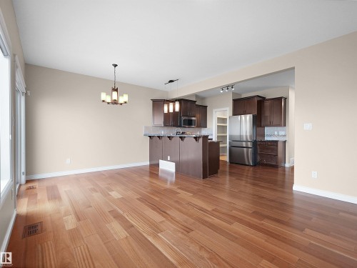 15926 10 Avenue Sw, Edmonton, AB - Indoor Photo Showing Kitchen