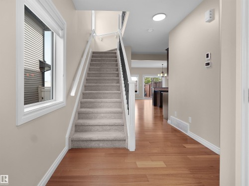 15926 10 Avenue Sw, Edmonton, AB - Indoor Photo Showing Other Room