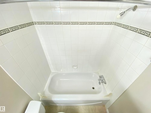 203 10826 113 Street, Edmonton, AB - Indoor Photo Showing Bathroom