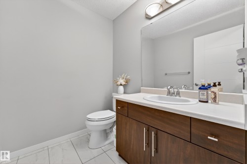 4371 Annett Common, Edmonton, AB - Indoor Photo Showing Bathroom