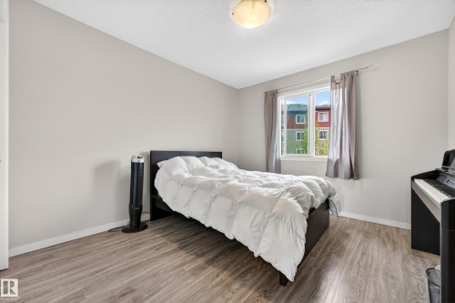 4371 Annett Common, Edmonton, AB - Indoor Photo Showing Bedroom