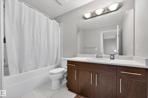4371 Annett Common, Edmonton, AB - Indoor Photo Showing Bathroom