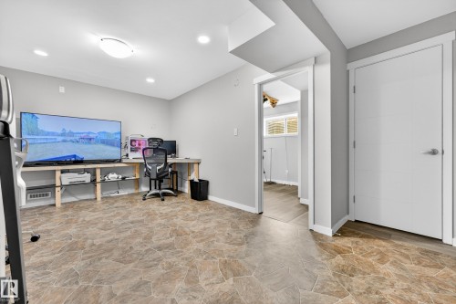 4371 Annett Common, Edmonton, AB - Indoor Photo Showing Other Room