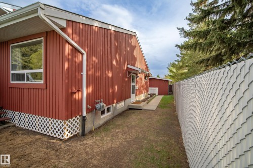 10688 Beaumaris Road, Edmonton, AB - Outdoor With Exterior