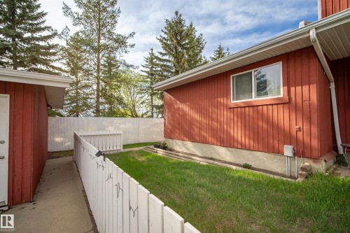 10688 Beaumaris Road, Edmonton, AB - Outdoor With Exterior