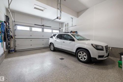 166 Edgewater Circle, Leduc, AB - Indoor Photo Showing Garage