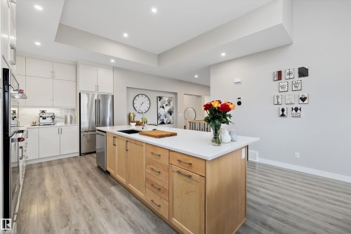 166 Edgewater Circle, Leduc, AB - Indoor Photo Showing Kitchen With Upgraded Kitchen