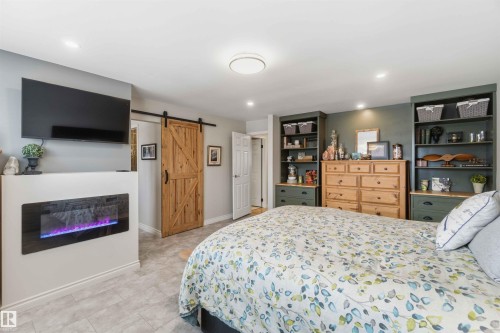 58 Patterson Cr, St. Albert, AB - Indoor Photo Showing Bedroom