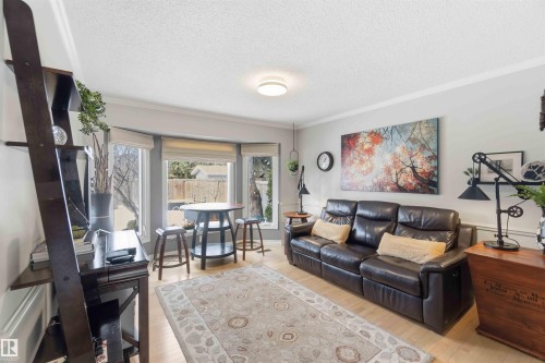 58 Patterson Cr, St. Albert, AB - Indoor Photo Showing Living Room