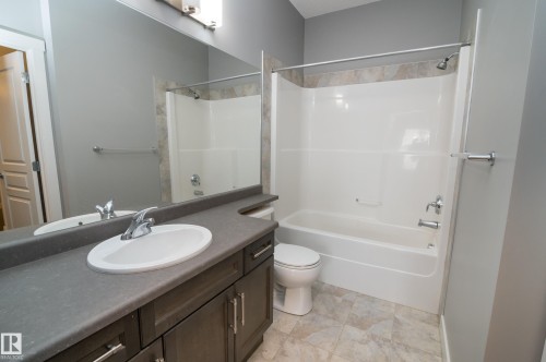 414 2207 44 Avenue, Edmonton, AB - Indoor Photo Showing Bathroom