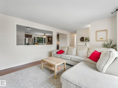 168 Humberstone Road, Edmonton, AB - Indoor Photo Showing Living Room