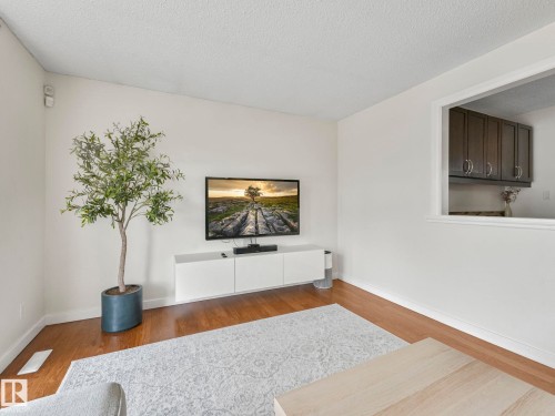 168 Humberstone Road, Edmonton, AB - Indoor Photo Showing Other Room