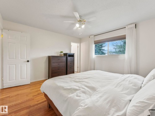 168 Humberstone Road, Edmonton, AB - Indoor Photo Showing Bedroom