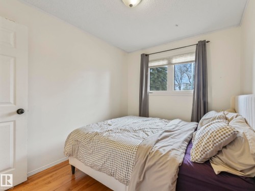 168 Humberstone Road, Edmonton, AB - Indoor Photo Showing Bedroom
