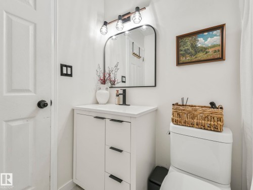 168 Humberstone Road, Edmonton, AB - Indoor Photo Showing Laundry Room