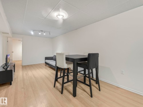 168 Humberstone Road, Edmonton, AB - Indoor