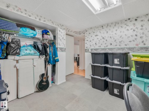 168 Humberstone Road, Edmonton, AB - Indoor