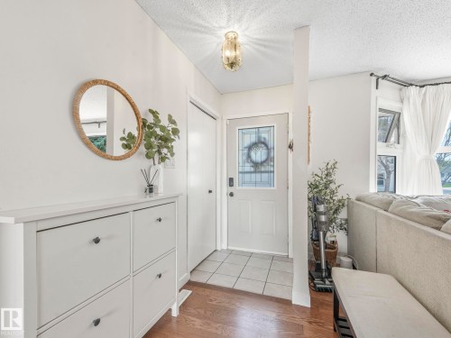168 Humberstone Road, Edmonton, AB - Indoor Photo Showing Other Room