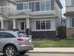 17619 49 Street NW  Edmonton, AB T5Y 3Y1