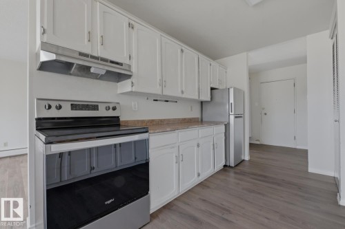 212 7815 159 Street, Edmonton, AB - Indoor Photo Showing Kitchen