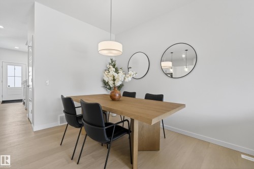 3670 Erlanger Road, Edmonton, AB - Indoor Photo Showing Dining Room