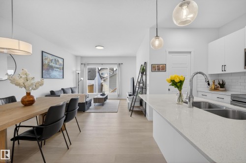 3670 Erlanger Road, Edmonton, AB - Indoor