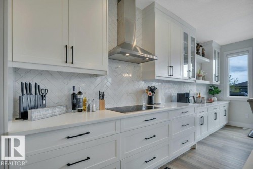 38 Avonlea Way, Spruce Grove, AB - Indoor Photo Showing Kitchen With Upgraded Kitchen