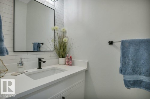 38 Avonlea Way, Spruce Grove, AB - Indoor Photo Showing Bathroom