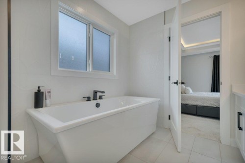 38 Avonlea Way, Spruce Grove, AB - Indoor Photo Showing Bathroom