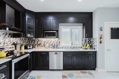 10508 153 Street, Edmonton, AB - Indoor Photo Showing Kitchen With Upgraded Kitchen