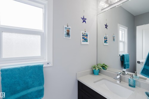 10508 153 Street, Edmonton, AB - Indoor Photo Showing Bathroom