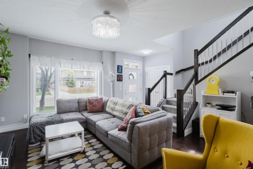 10508 153 Street, Edmonton, AB - Indoor Photo Showing Living Room