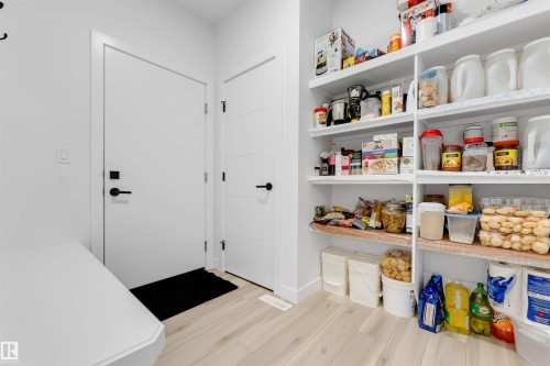 1340 11 Avenue, Edmonton, AB - Indoor Photo Showing Other Room