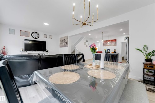 1340 11 Avenue, Edmonton, AB - Indoor Photo Showing Dining Room
