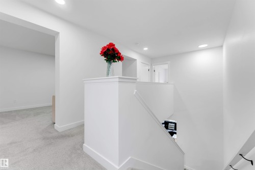 1340 11 Avenue, Edmonton, AB - Indoor Photo Showing Other Room