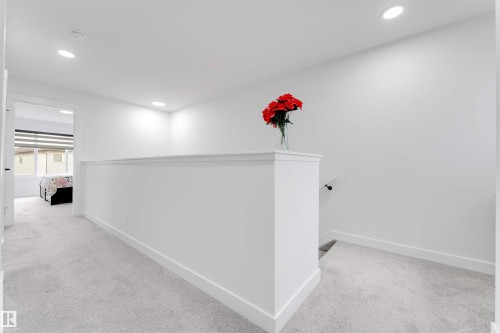 1340 11 Avenue, Edmonton, AB - Indoor Photo Showing Other Room