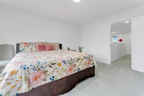 1340 11 Avenue, Edmonton, AB - Indoor Photo Showing Bedroom