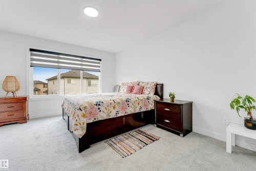 1340 11 Avenue, Edmonton, AB - Indoor Photo Showing Bedroom