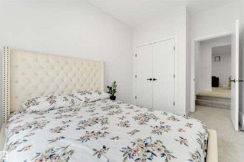 1340 11 Avenue, Edmonton, AB - Indoor Photo Showing Bedroom