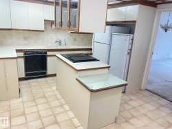 21 9375 172 Street  Edmonton, AB T5T 3C3