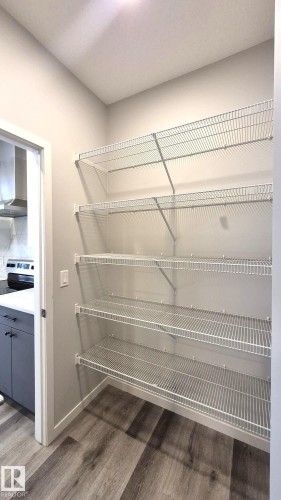 5120 23 Avenue, Edmonton, AB - Indoor With Storage