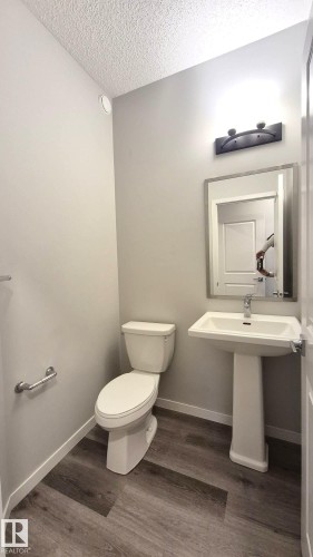5120 23 Avenue, Edmonton, AB - Indoor Photo Showing Bathroom