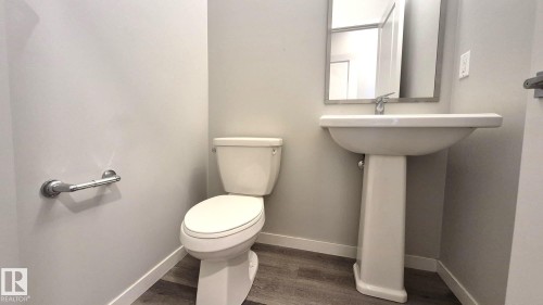5120 23 Avenue, Edmonton, AB - Indoor Photo Showing Bathroom