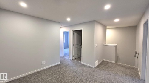 5120 23 Avenue, Edmonton, AB - Indoor Photo Showing Other Room