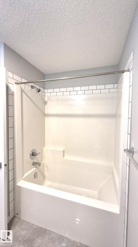 5120 23 Avenue, Edmonton, AB - Indoor Photo Showing Bathroom